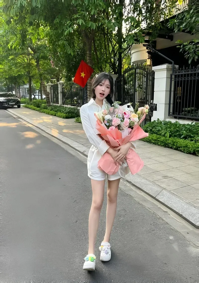 Xinh tik tok nổi bật với nét đẹp tươi trẻ, thu hút mọi ánh nhìn