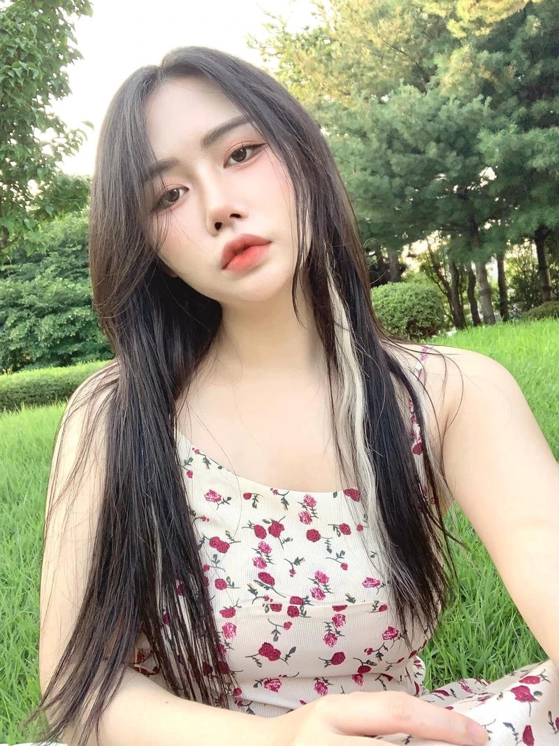 Hình nền điện thoại anime girl là lựa chọn yêu thích của nhiều người