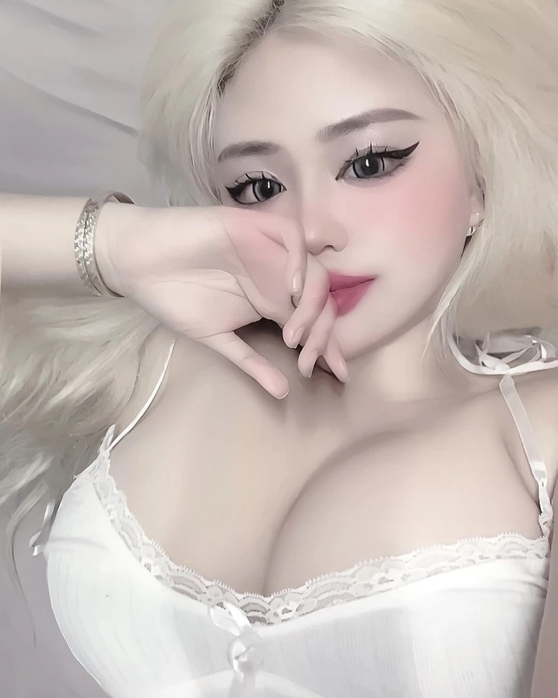 Ảnh chụp màn hình TikTok gái Trung Quốc, ghi lại khoảnh khắc nổi bật trên mạng xã hội