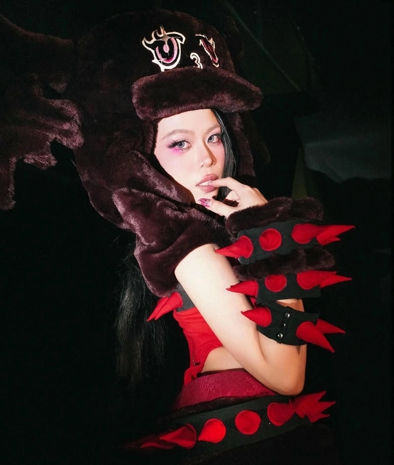 Hotlive Idol | Ảnh ca sĩ Tlinh mới nhất khiến fan không thể rời mắt