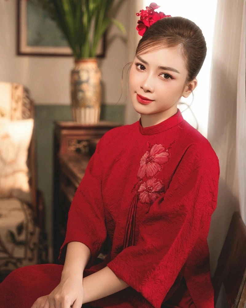 Lắng nghe nhịp sống thủ đô cùng Hà Nội 12 mùa hoa Dương Hoàng Yến