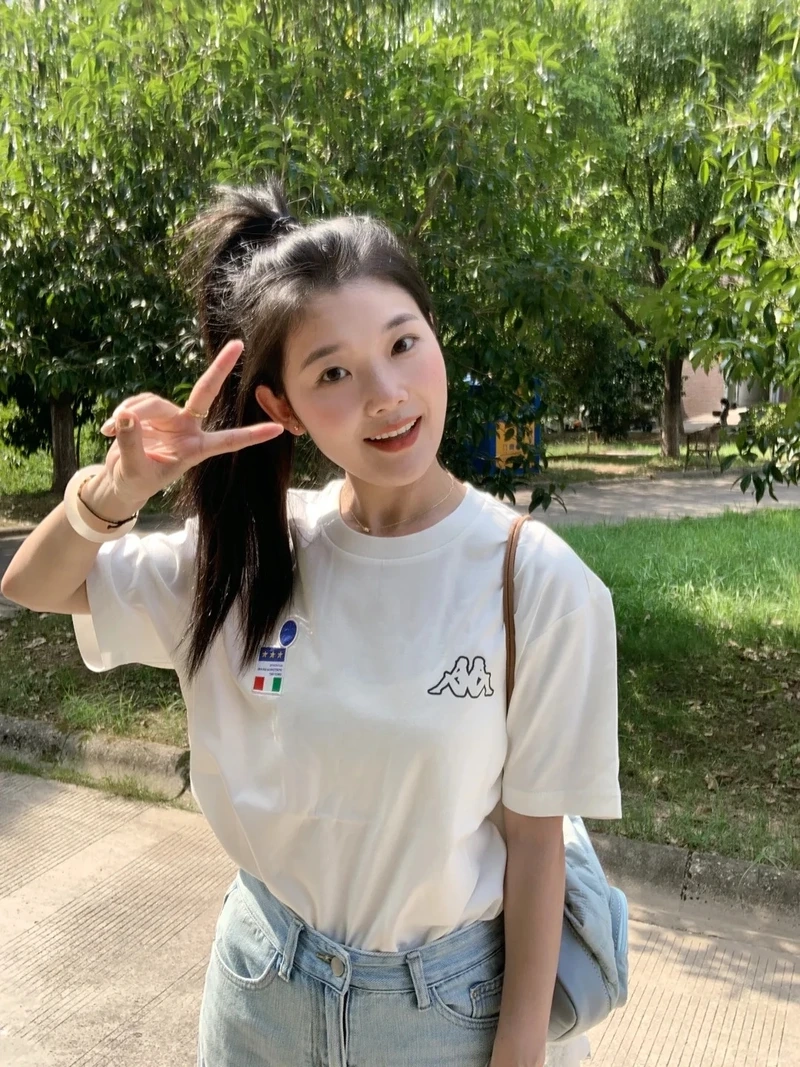 Theo dõi gái xinh Hotlive Idol buộc tóc instagram đang hot