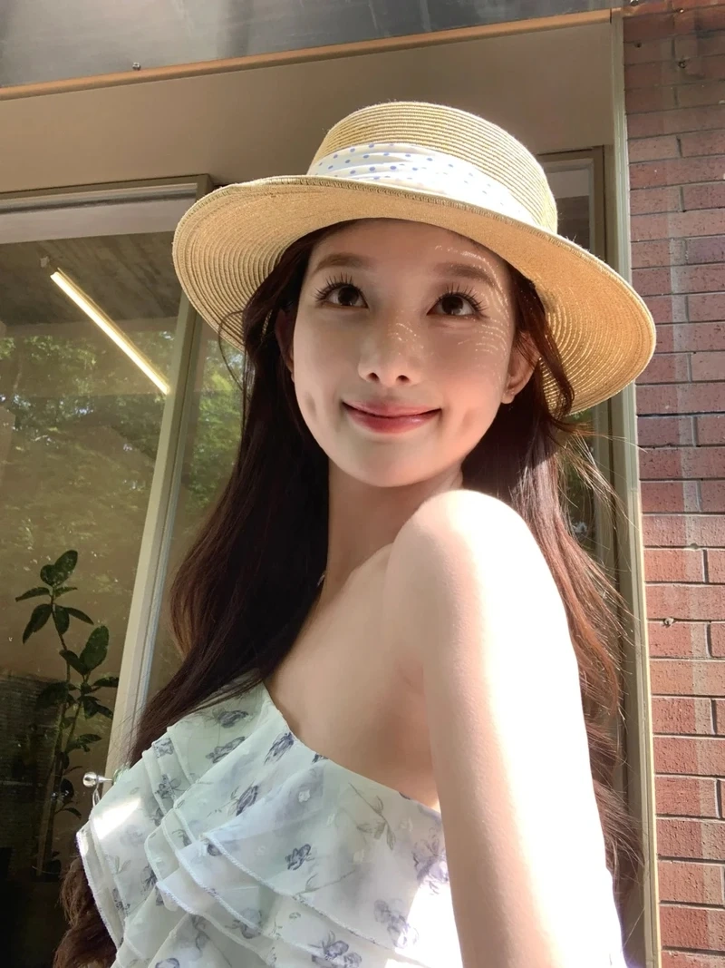 Top hot girl má lúm nổi bật mạng xã hội