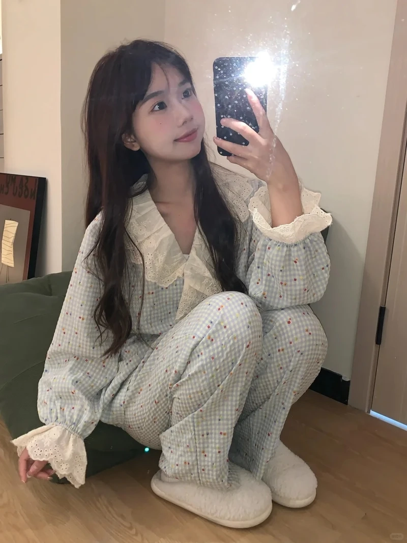 Khám phá gái xinh Hotlive Idol chụp gương cá tính phong cách riêng