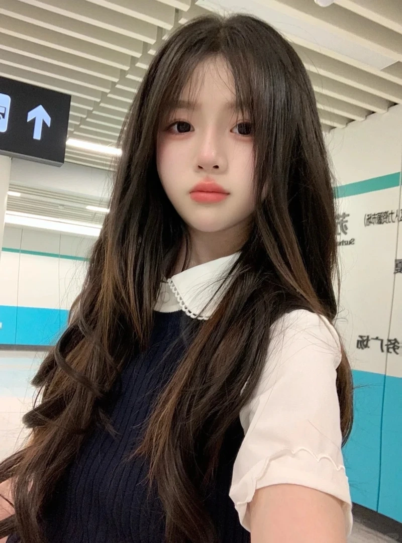 Bộ ảnh gái xinh Hotlive Idol 2k4 đời thường vẫn cực xinh