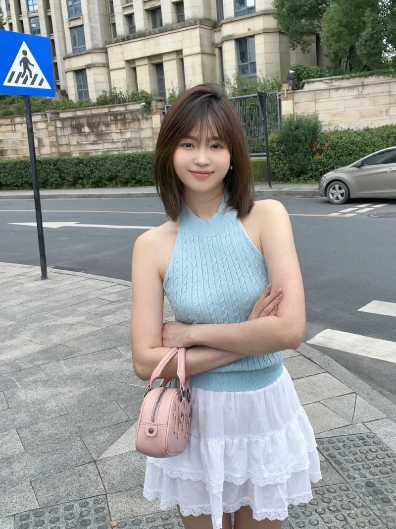 Kho ảnh gái xinh tóc ngắn Hotlive Idol chụp ảnh cực nghệ