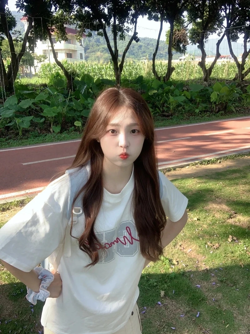 Đôi mắt long lanh của Hotlive Idol gái Trung Quốc mắt to khiến say đắm